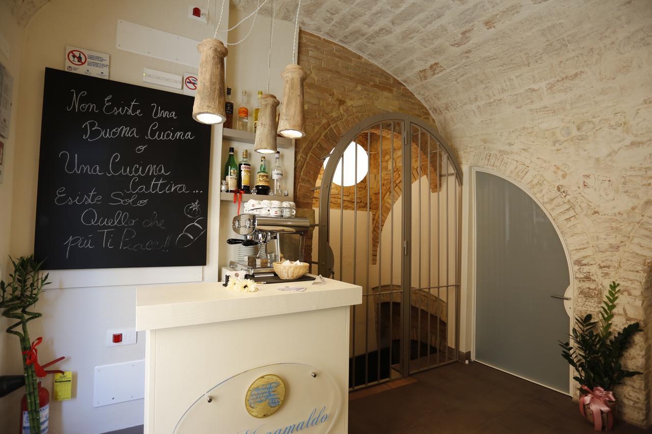 Il Maramaldo Bed&Breakfast-Restaurant Lajatico Extérieur photo